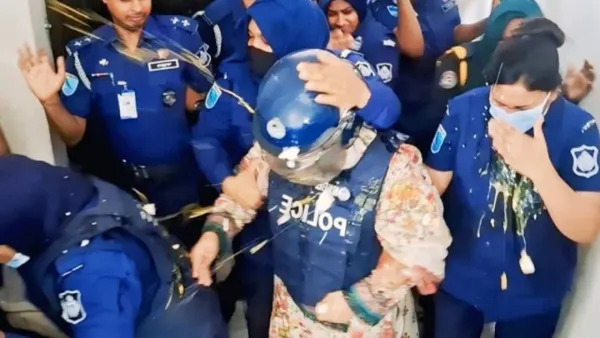 আদালতে মমতাজকে ডিম-জুতা নিক্ষেপ