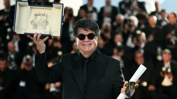 ২২ বছর পর ফিরেই স্বর্ণপাম জিতলেন নিষিদ্ধ ইরানি পরিচালক