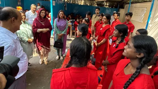 সুবিধাবঞ্চিত শিশু-কিশোরদের মাঝে শিক্ষার আলো ছড়াচ্ছে ‘সুরভি’