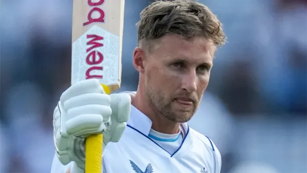 টেস্ট ব্যাটিংয়ের শীর্ষেই রুট