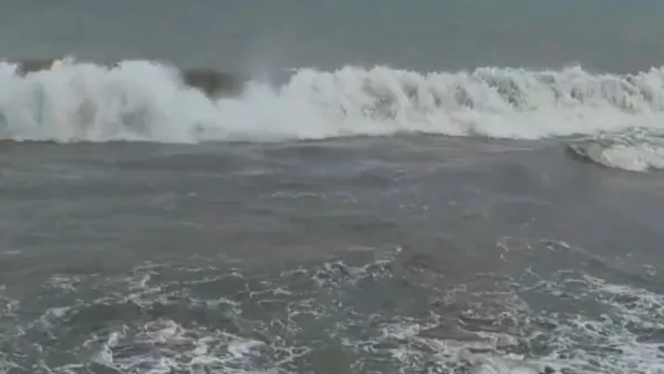 সুস্পষ্ট লঘুচাপের প্রভাবে বন্দরে ০৩ নম্বর সতর্ক সংকেত