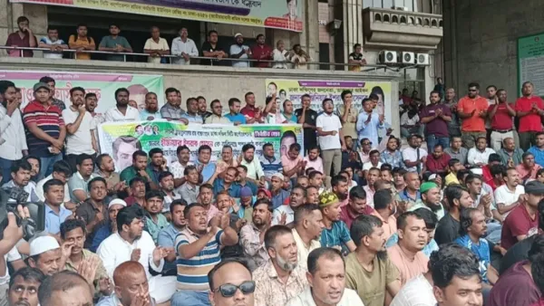 আজও নগর ভবনে ইশরাক সমর্থকদের অবস্থান