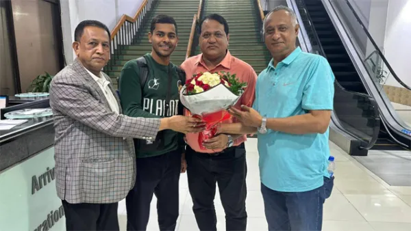 ঢাকায় সামিত সোম