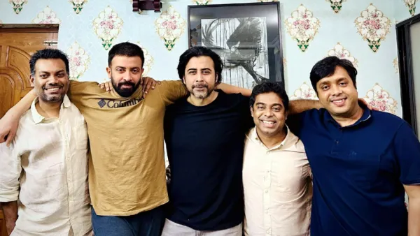 অবশেষে ভাঙল তাদের মান-অভিমান