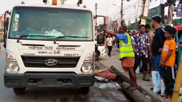 ১২ ঘণ্টার মধ্যেই টঙ্গীতে কোরবানির বর্জ্য অপসারণ
