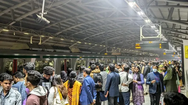 এবার মেট্রোরেলের যাত্রীদের মাস্ক পরার অনুরোধ