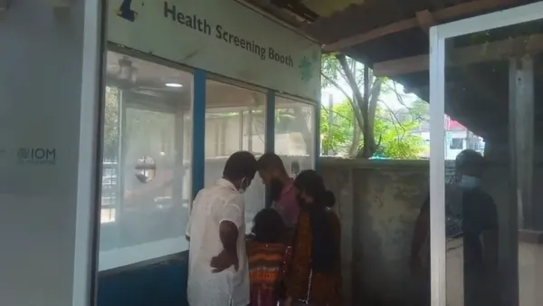 হিলি স্থলবন্দরে করোনা প্রতিরোধে সচেতনামূলক কাজ স্বাস্থ্য বিভাগের 