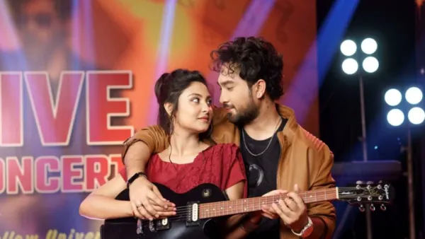 ‘তাণ্ডব’ চালাচ্ছে ‘আশিকি’!