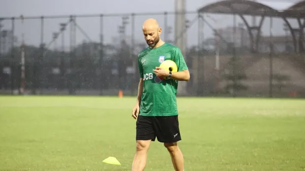 কাঠগড়ায় কাবরেরা