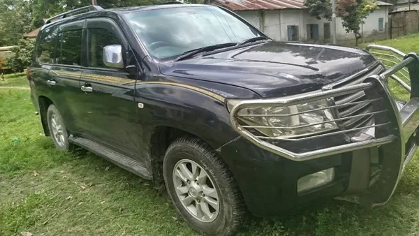 সাবেক প্রতিমন্ত্রী মোতাহারের কোটি টাকার গাড়ি জব্দ, আটক ২