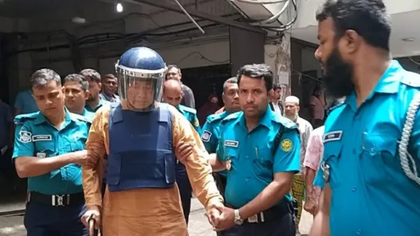 ‘ঠিকমত কথা বলতে পারেন না মোশাররফ হোসেন’