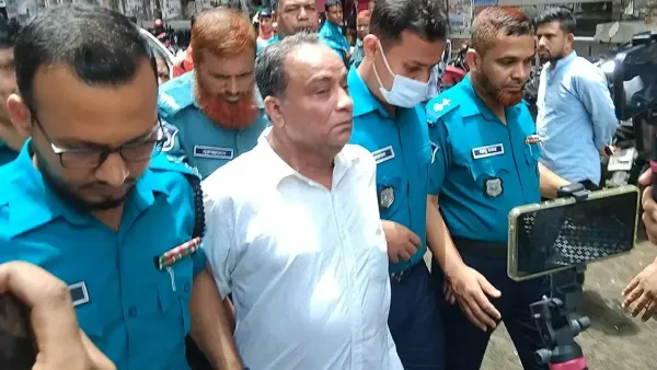 আমি কখনো আওয়ামী লীগ করিনি, আদালত প্রাঙ্গণে বললেন বাবুল সরদার 