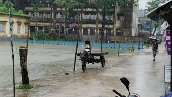 মৌসুমী বায়ুর প্রভাবে বন্দরে ৩ নম্বর সতর্কসংকেত