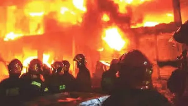 হাজারীবাগে ট্যানারি কারখানায় আগুন, ২ ঘণ্টা পর নিয়ন্ত্রণে