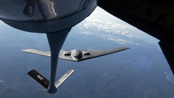 ইরানের ৩ পারমাণবিক কেন্দ্রে যুক্তরাষ্ট্রের হামলা