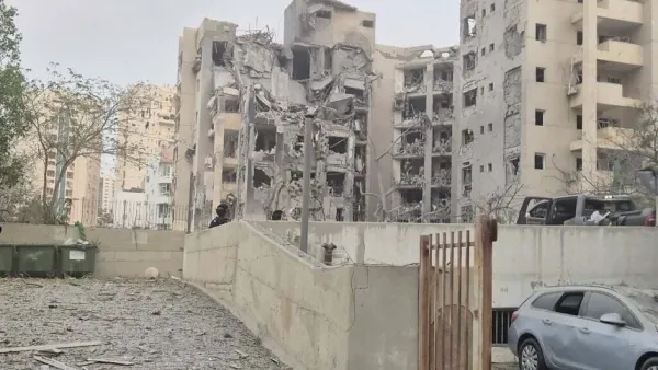 ইরানের ক্ষেপণাস্ত্র গুঁড়িয়ে দিল ইসরায়েলের ভবন, নিহত ৪