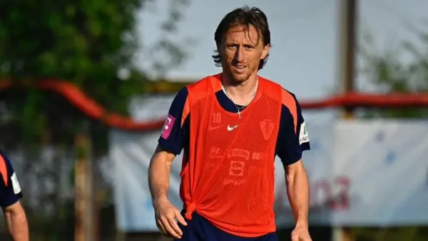 উচ্চ বেতনে এসি মিলানে যোগ দিচ্ছেন মদ্রিচ