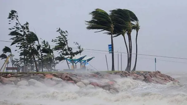 ঘূর্ণিঝড়-জলোচ্ছ্বাস ঝুঁকিতে দেশের দক্ষিণাঞ্চল