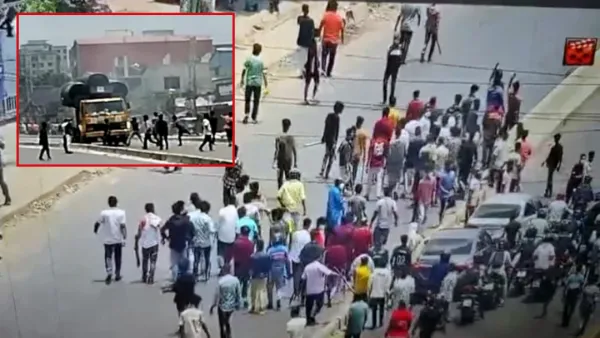 বিএনপির দুপক্ষের ধাওয়া-পাল্টা ধাওয়া, ককটেল বিস্ফোরণ