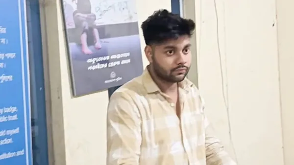 প্রেমিকার সঙ্গে দেখা করতে এসে ভারতীয় যুবক গ্রেপ্তার 