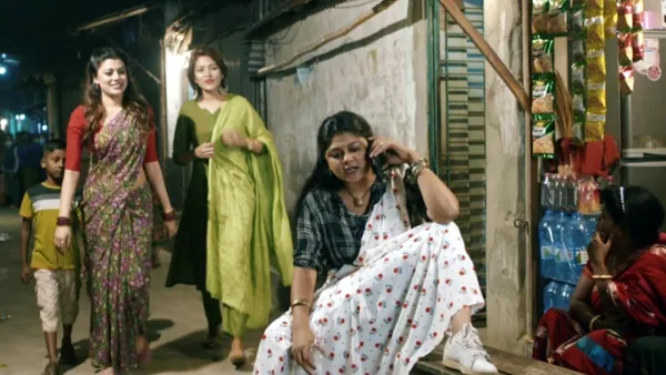 দুর্গাপূজায় ‘রঙবাজার’