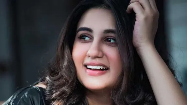 হাসপাতালে স্বস্তিকা দত্ত