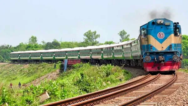 মেয়েকে দেখতে যাওয়ার পথে ট্রেনের ধাক্কায় প্রাণ গেল বৃদ্ধ বাবার