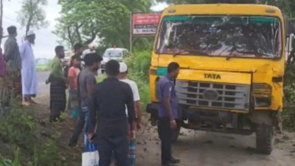 ট্রাক চাপায় প্রাণ গেল বাবা-ছেলের