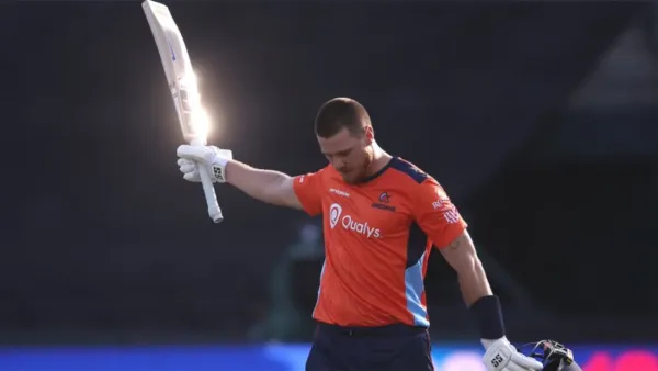 রেকর্ড গড়া ইনিংসের নায়ক অ্যালেন ছিটকে গেলেন চোটে