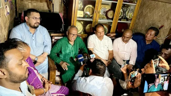 ঋতুপর্ণা চাকমার ক্যানসার আক্রান্ত মায়ের পাশে তারেক রহমান