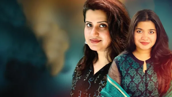 একসঙ্গে মা-মেয়ে