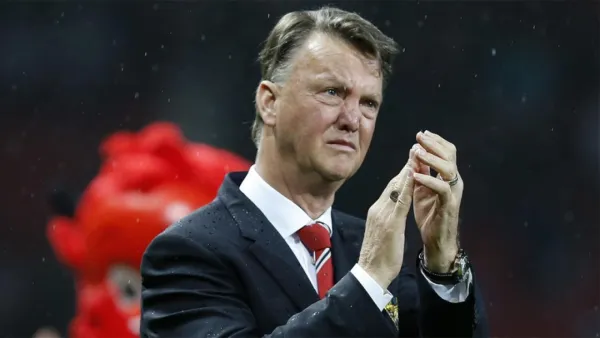 ক্যানসার জয় করে ফুটবলে ফিরতে চান ফন গাল