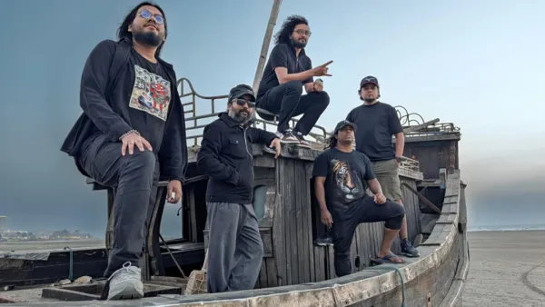 প্রবাসীদের জন্য শিরোনামহীনের গান