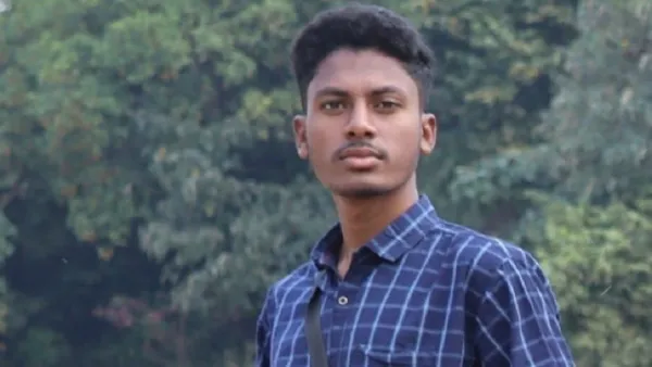 ‘ক্ষমা চেয়ে’ ফেসবুকে স্ট্যাটাস, যা লিখেছেন ঢাবি শিক্ষার্থী