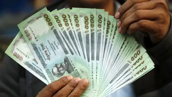 ব্যাংকের বাইরে নগদ অর্থ আবার বেড়েছে