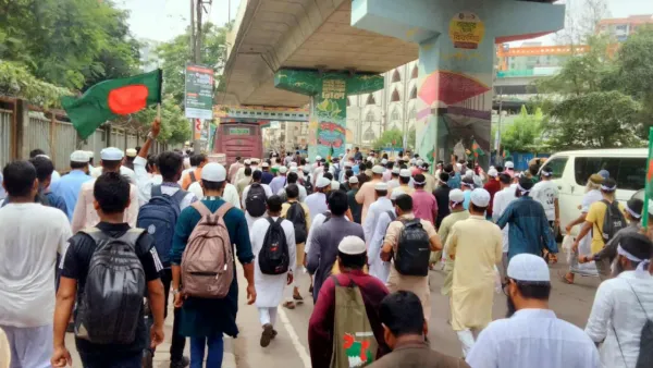 স্লোগানে মুখরিত ঢাকা, সোহরাওয়ার্দী উদ্যানে জামায়াত কর্মীদের ঢল