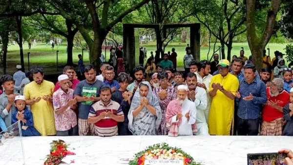 নুহাশপল্লীতে শব্দে-গল্পে-স্মৃতিতে হুমায়ূন আহমেদকে স্মরণ