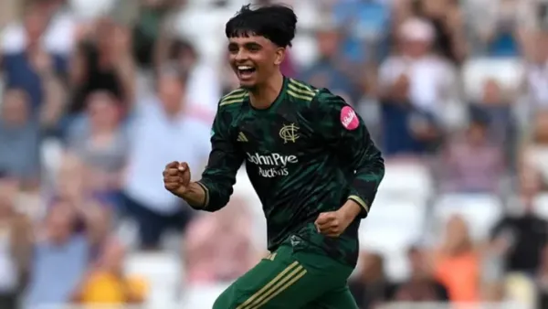 হ্যাটট্রিকসহ ৫ উইকেট নিয়ে রেহানের ভাই ফারহানের ইতিহাস