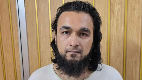 মধ্যরাতে উবার চালককে মারধর, আটক নোবেল