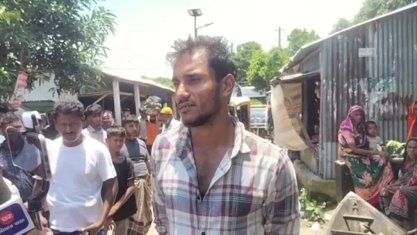 নদীতে চাঁদাবাজি করতে গিয়ে জনতার হাতে আটক, পরে পুলিশে সোপর্দ