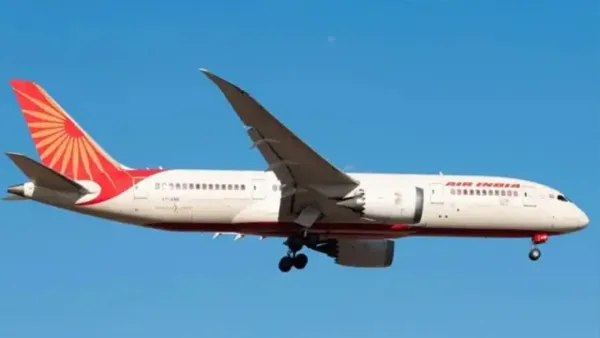 অল্পের জন্য বড় দুর্ঘটনা থেকে বাঁচল এয়ার ইন্ডিয়ার উড়োজাহাজ