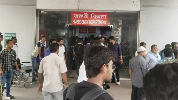 উত্তরায় প্রশিক্ষণ বিমান বিধ্বস্তে দগ্ধ ৬০ জন জাতীয় বার্ন ইনস্টিটিউটে 