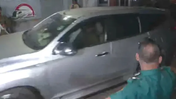 ৯ ঘণ্টা পর মাইলস্টোন থেকে বের হতে পারলেন দুই উপদেষ্টা 