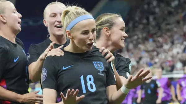 শেষ মুহূর্তে রূপকথা রচনা করে ইউরোর ফাইনালে ইংল্যান্ড