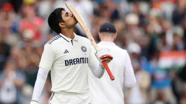 আরও এক সেঞ্চুরিতে রেকর্ডবুক চুরমার করলেন গিল