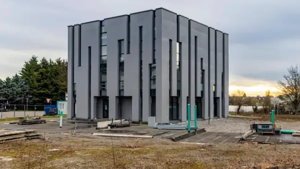 জার্মানিতে মসজিদ ভেঙে ফেলার নির্দেশ 