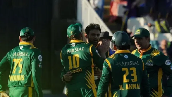 পাকিস্তানের নাম ব্যবহার করে খেলতে পারবেন না আফ্রিদিরা