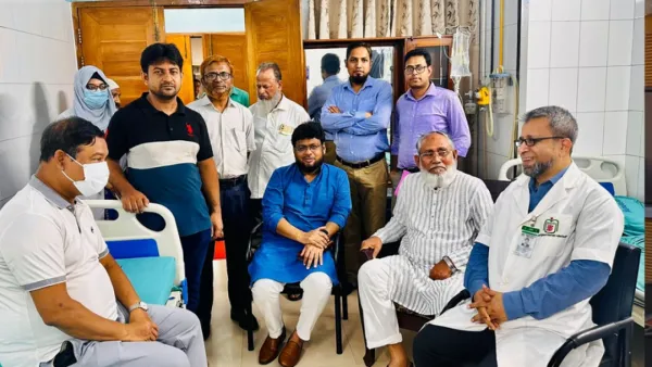 বাসায় ফিরলেন সাংবাদিক কাদের গনি চৌধুরী 