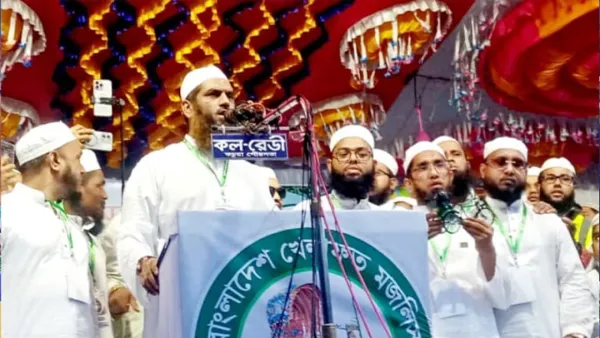 ইসলামের দুশমনদের রাজনীতি করার অধিকার নেই: মামুনুল হক