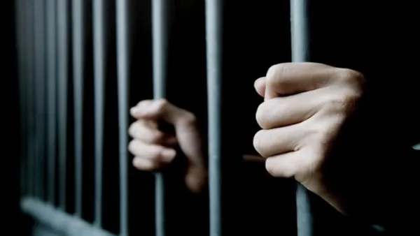 কারাগারে ভাইকে গাঁজা সরবরাহ করতে গিয়ে যুবক আটক 